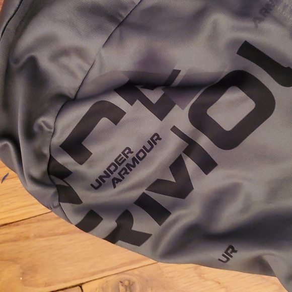 Kids XL Under Armour Hoodie Sweatshirt - Picture 6 of 6